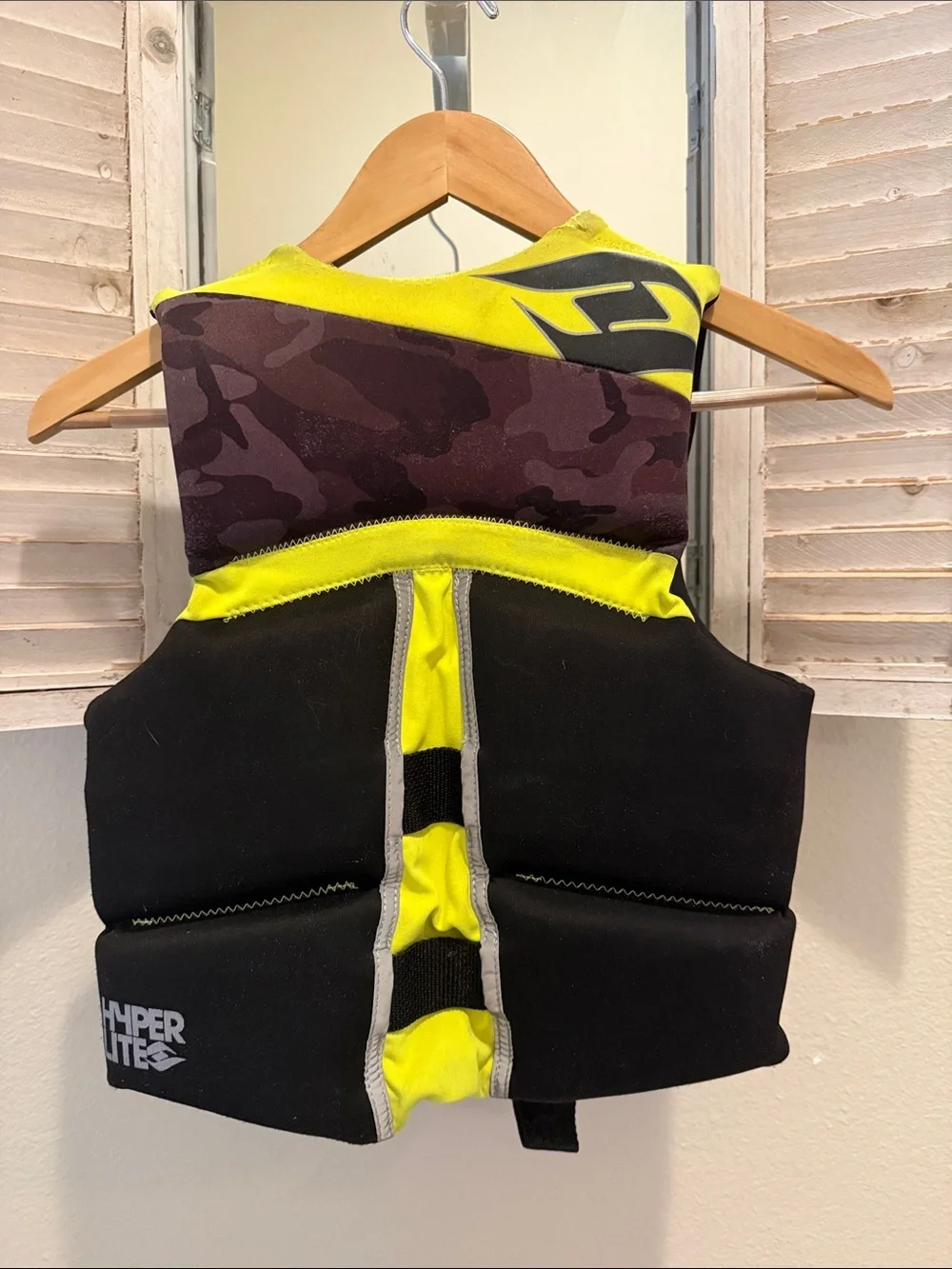 Hyperlite Youth Life Vest - Neon Yellow & Black